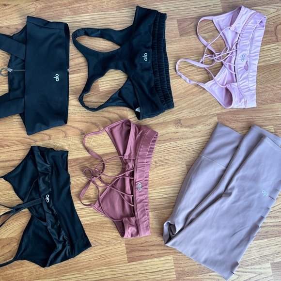 Luxe ALO Yoga bras and leggings bundle - Picture 2 of 11